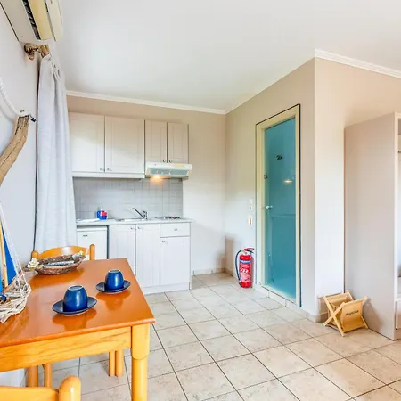Ithaki Aparthotel 3*